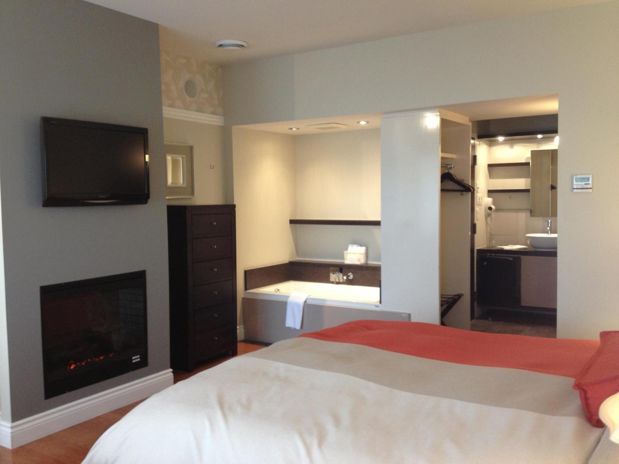 Goeliche Hotel Et Appartement Saint-Laurent-de-l'ile d'Orleans Cameră foto