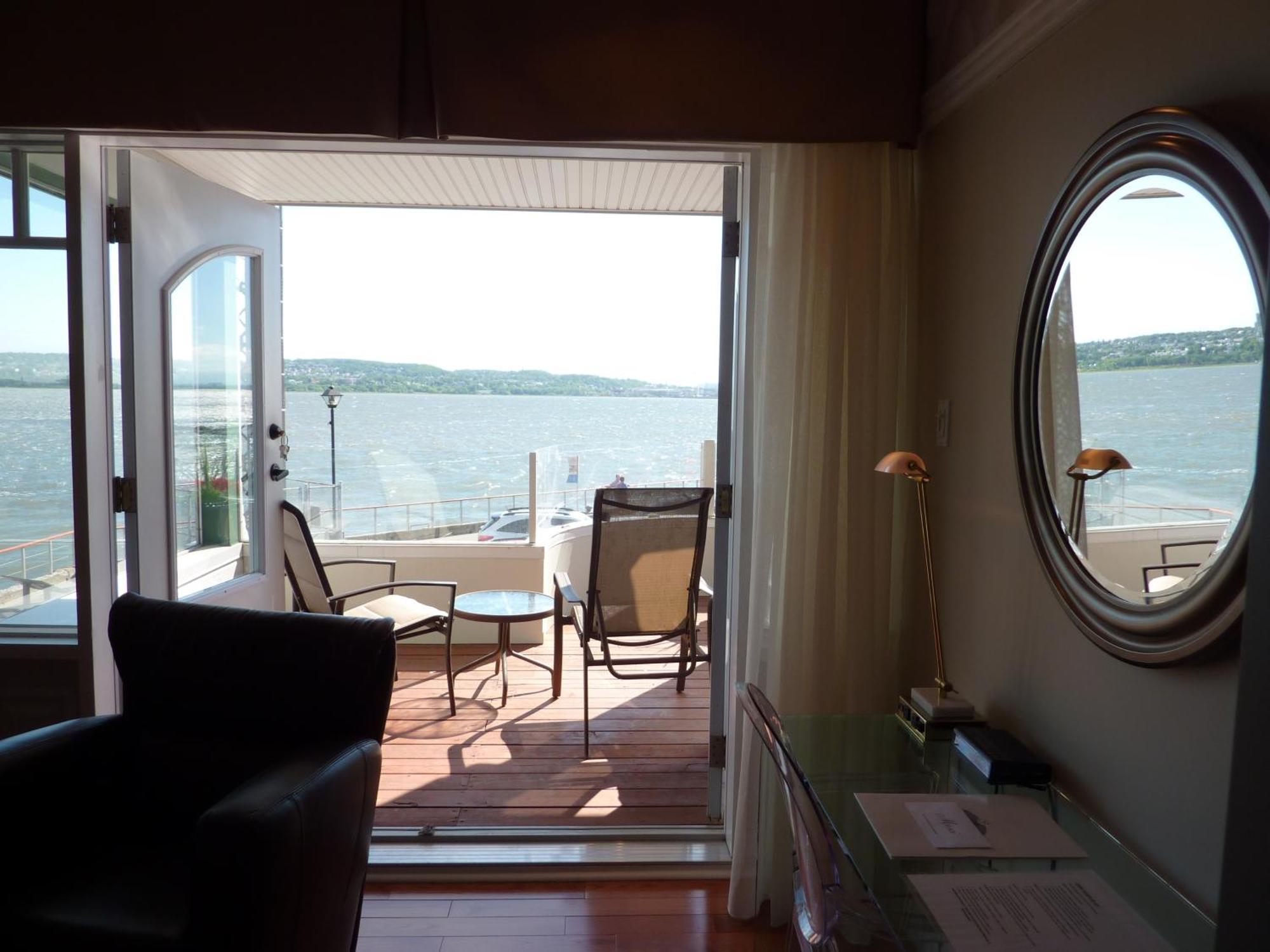 Goeliche Hotel Et Appartement Saint-Laurent-de-l'ile d'Orleans Cameră foto