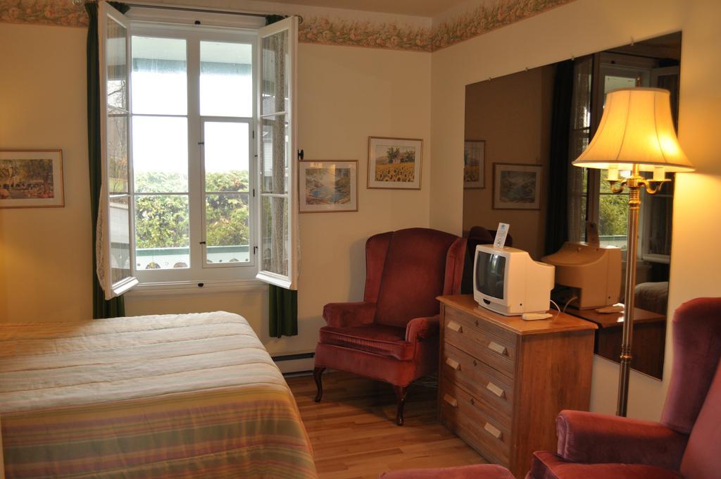 Goeliche Hotel Et Appartement Saint-Laurent-de-l'ile d'Orleans Cameră foto