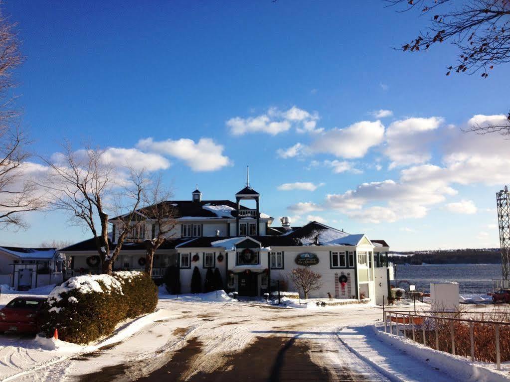 Goeliche Hotel Et Appartement Saint-Laurent-de-l'ile d'Orleans Exterior foto